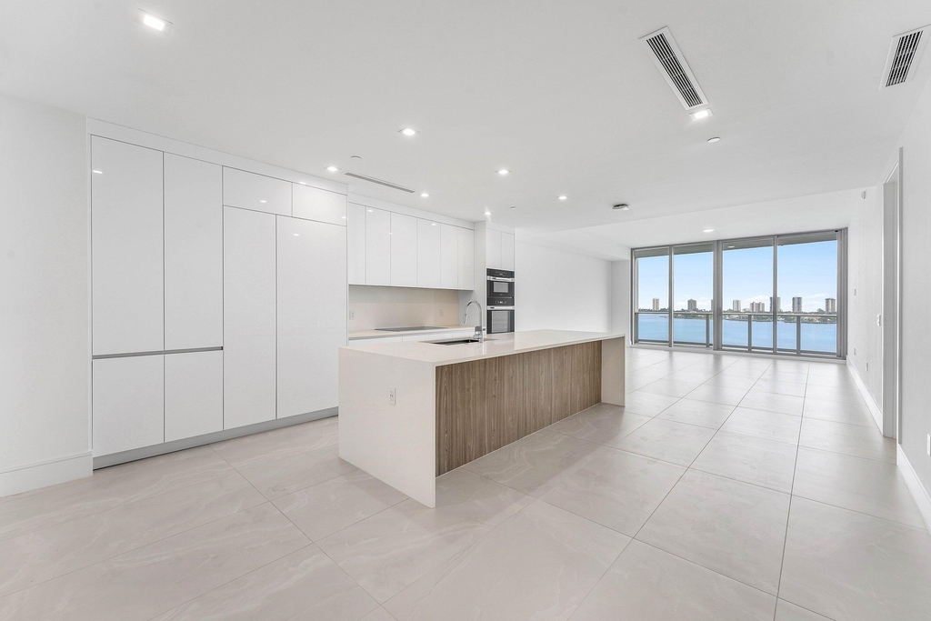 220 Lake Shore Drive - Photo 4