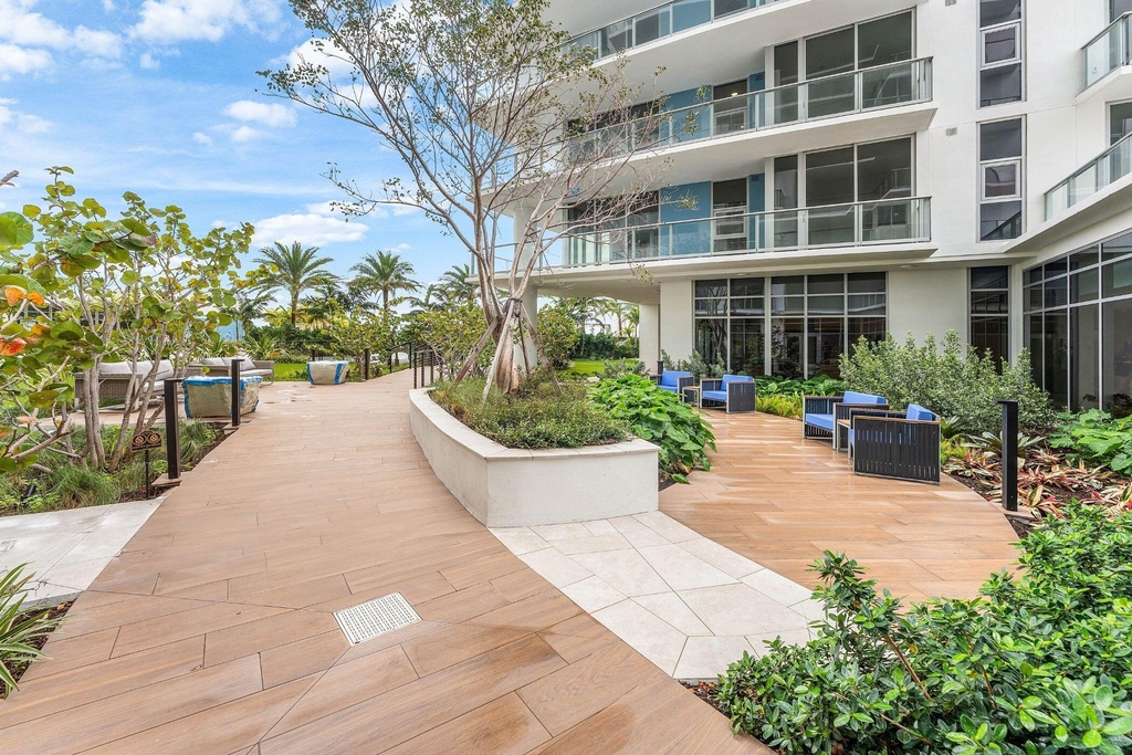 220 Lake Shore Drive - Photo 64