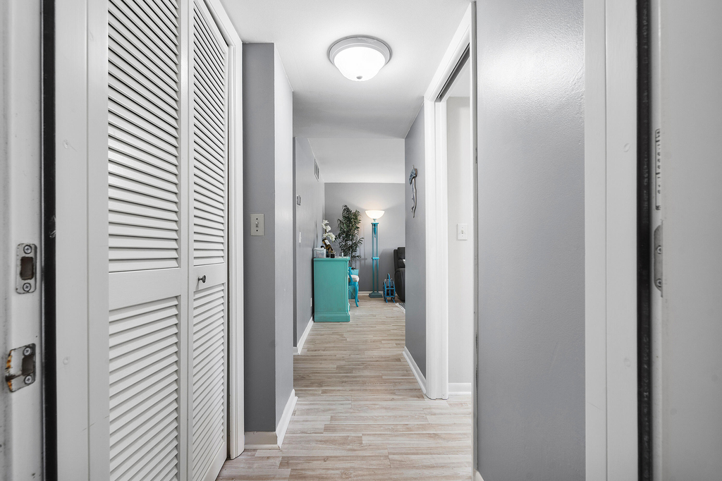 2525 Florida Boulevard - Photo 2