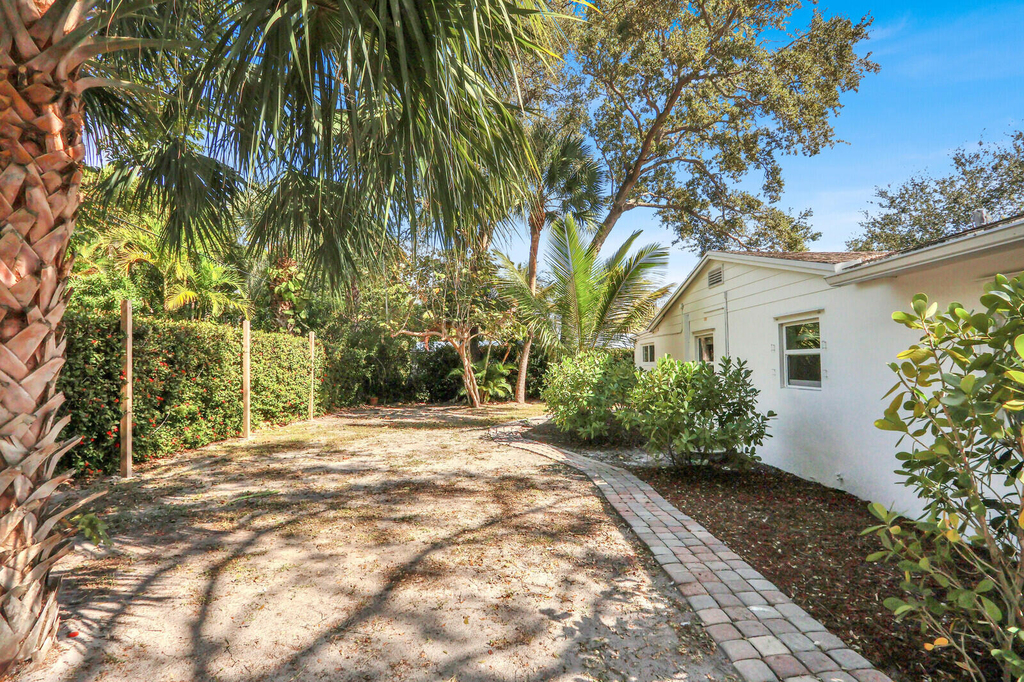 601 Paulina Road - Photo 32