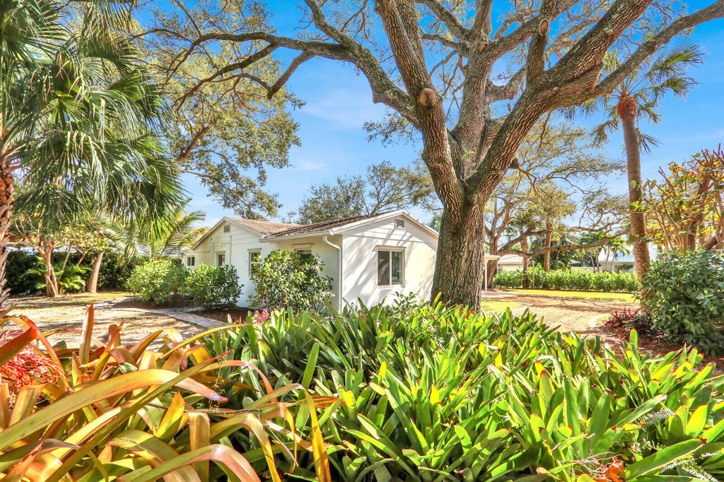 601 Paulina Road - Photo 1