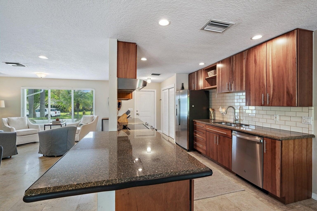 356 Mars Avenue - Photo 10
