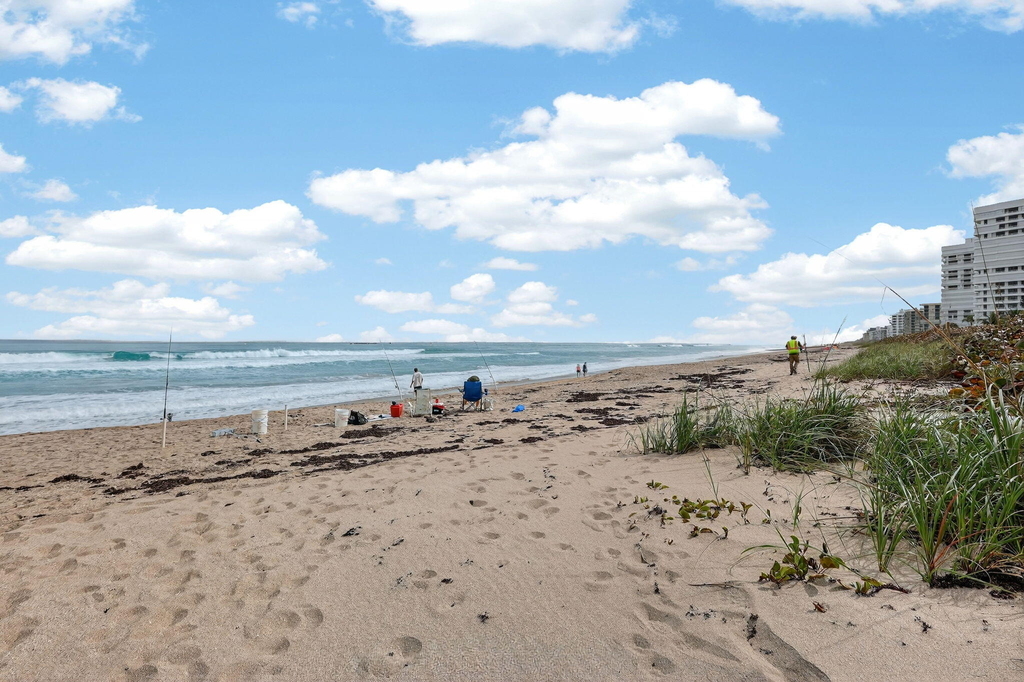 9940 S Ocean Drive - Photo 22