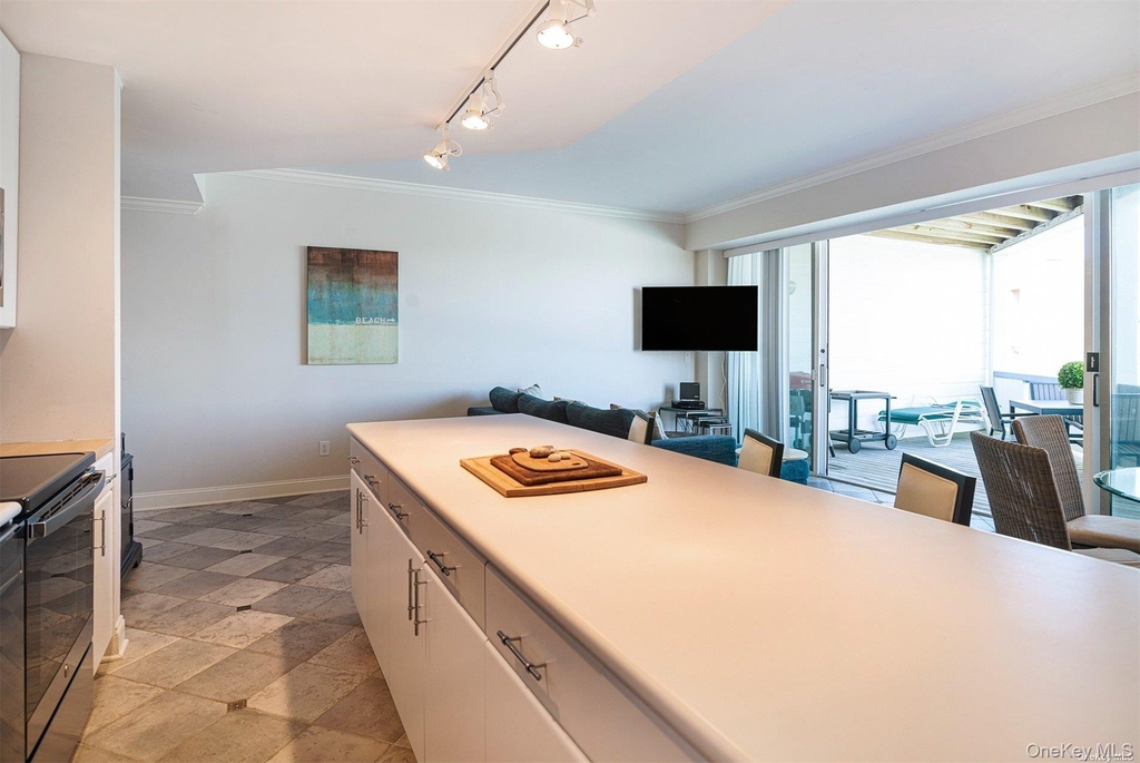 260 Dune Road - Photo 6