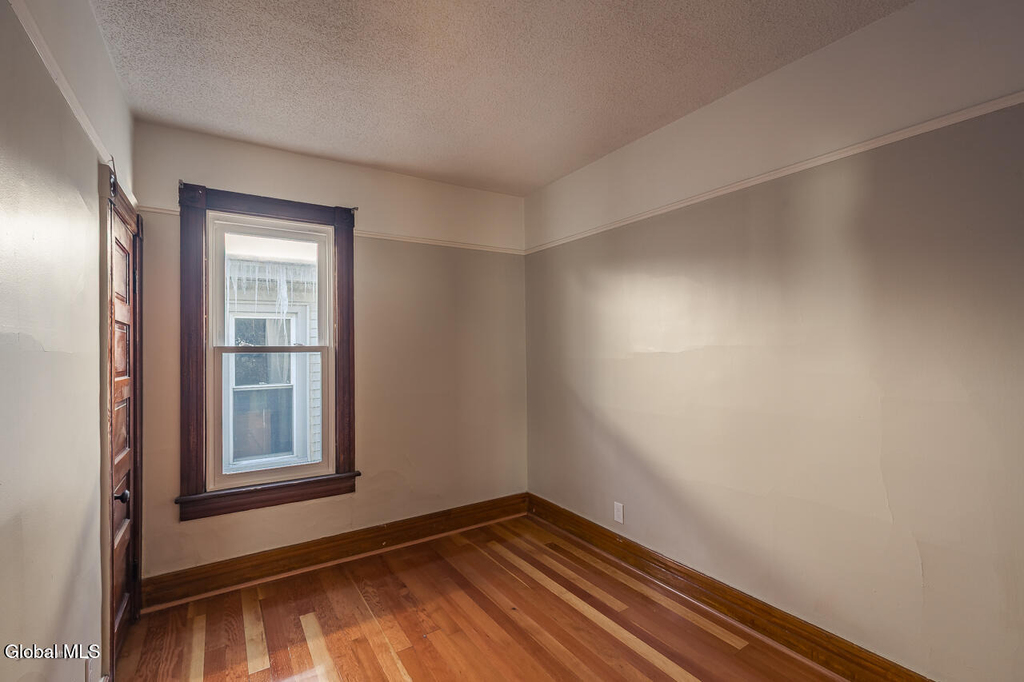 65 Van Derveer Street - Photo 9