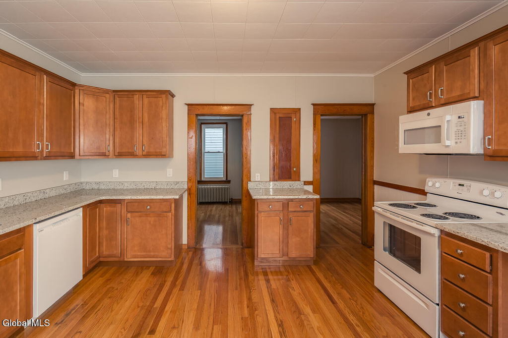 65 Van Derveer Street - Photo 0