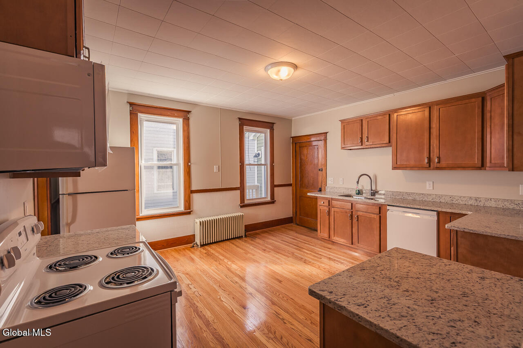 65 Van Derveer Street - Photo 5