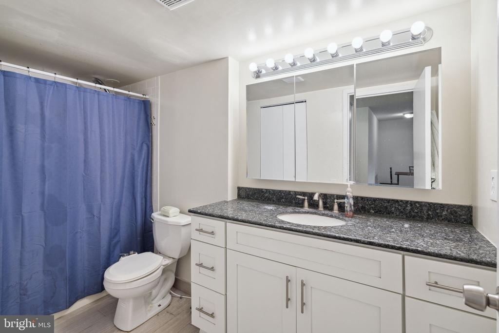 1420 Locust Street - Photo 8