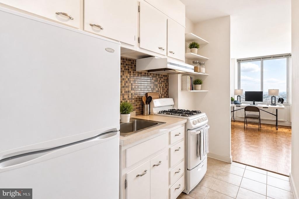 604 S Washington Square - Photo 10
