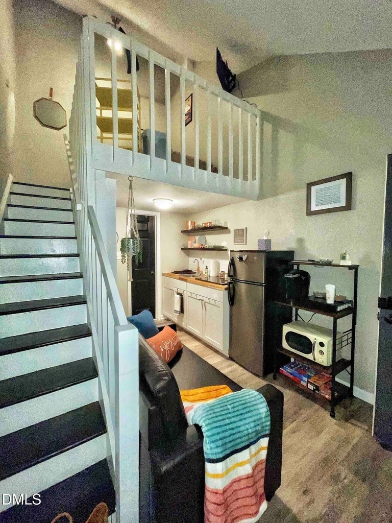 211 Ashe Avenue - Photo 2