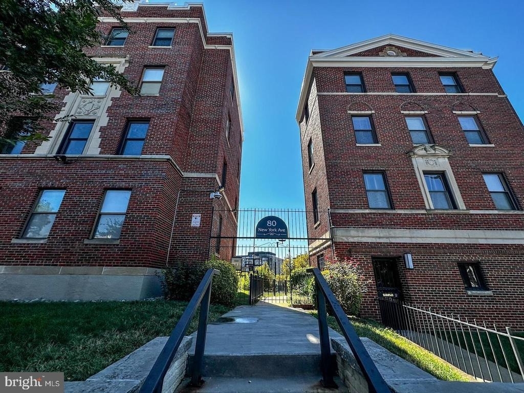 80 New York Avenue Nw - Photo 1