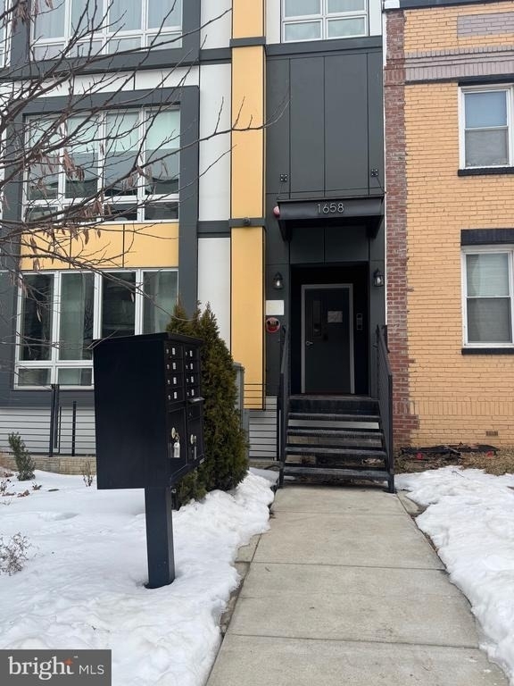 1658 K Street Ne - Photo 0