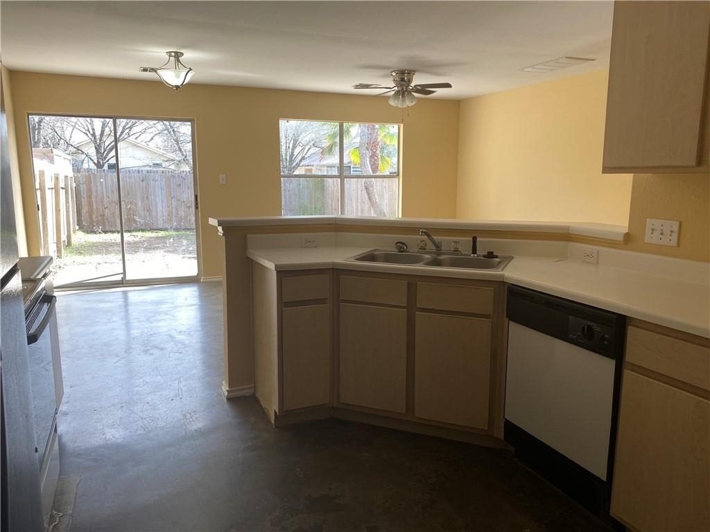 9609 Nightjar Dr - Photo 4