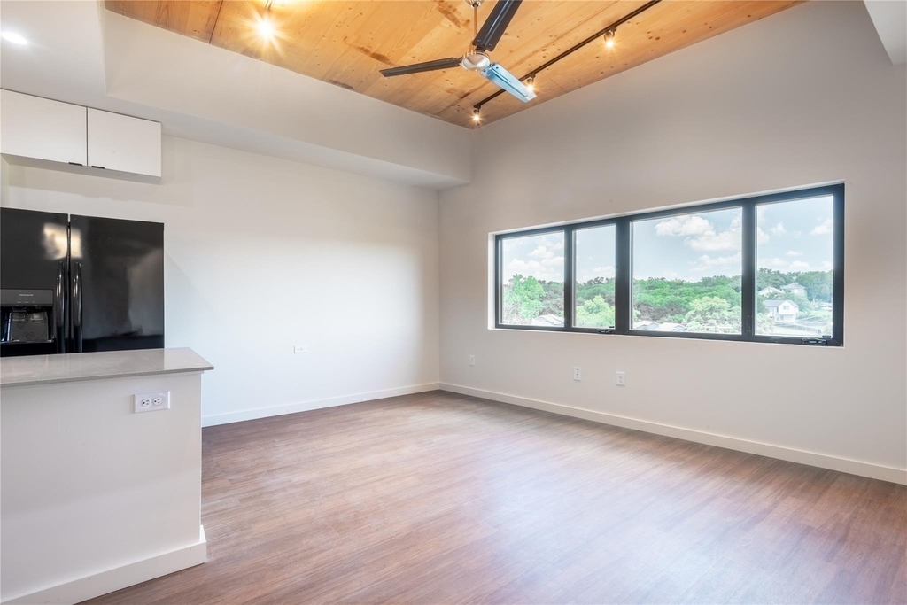 3515 Webberville Rd - Photo 3