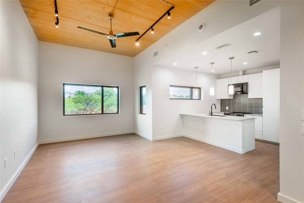 3515 Webberville Rd - Photo 1