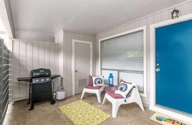 1915 Fairlawn Ln - Photo 1