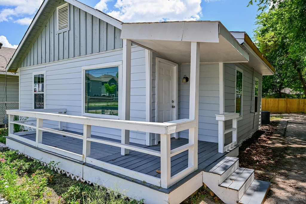 4714 Nichols Street - Photo 0