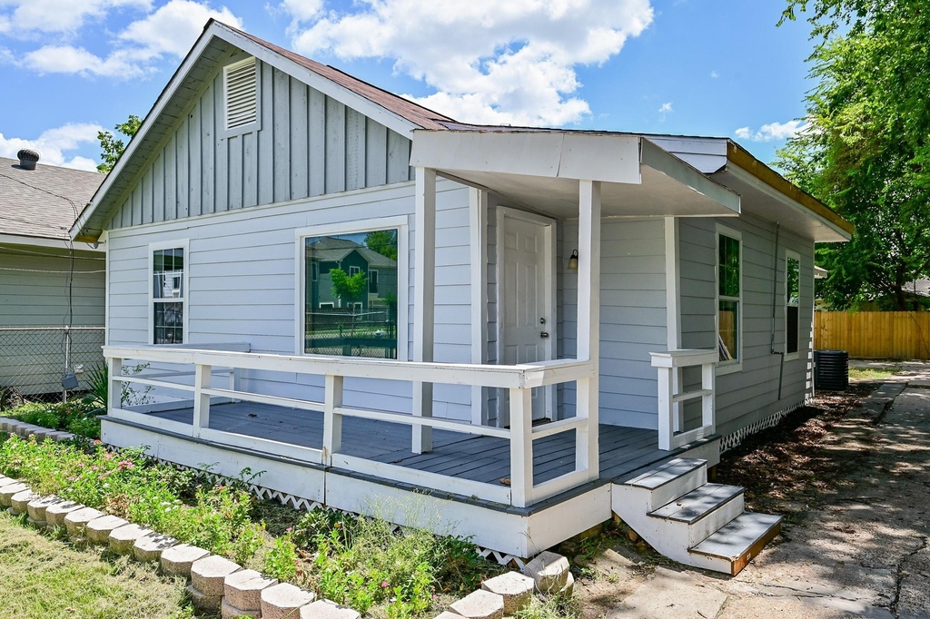 4714 Nichols Street - Photo 1