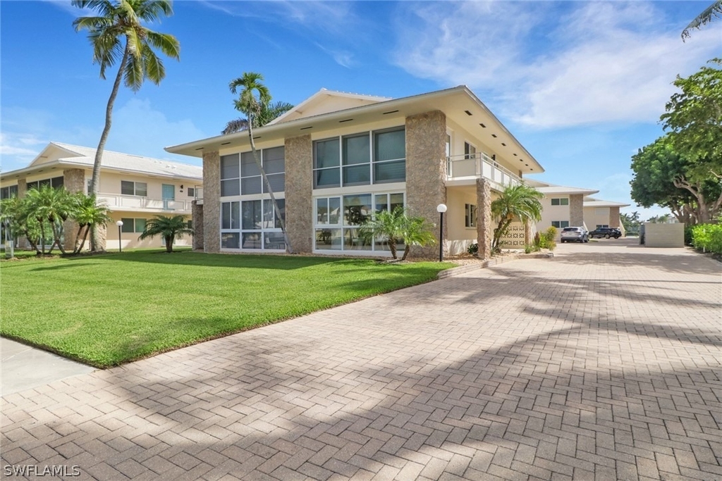 2500 Gulf Shore Boulevard N - Photo 1