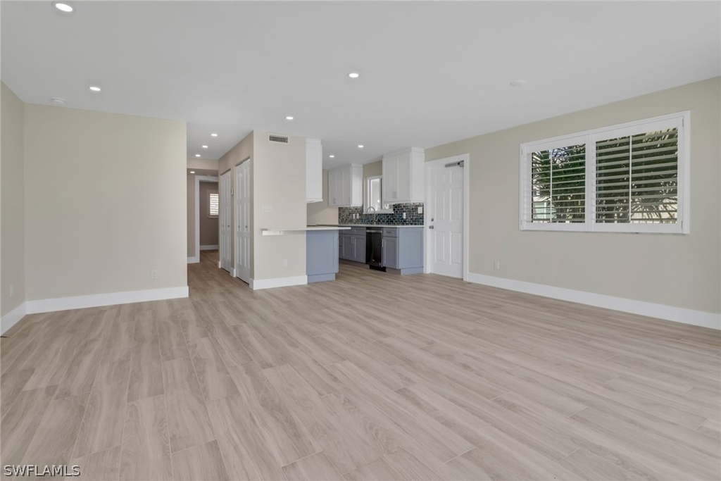 2500 Gulf Shore Boulevard N - Photo 8