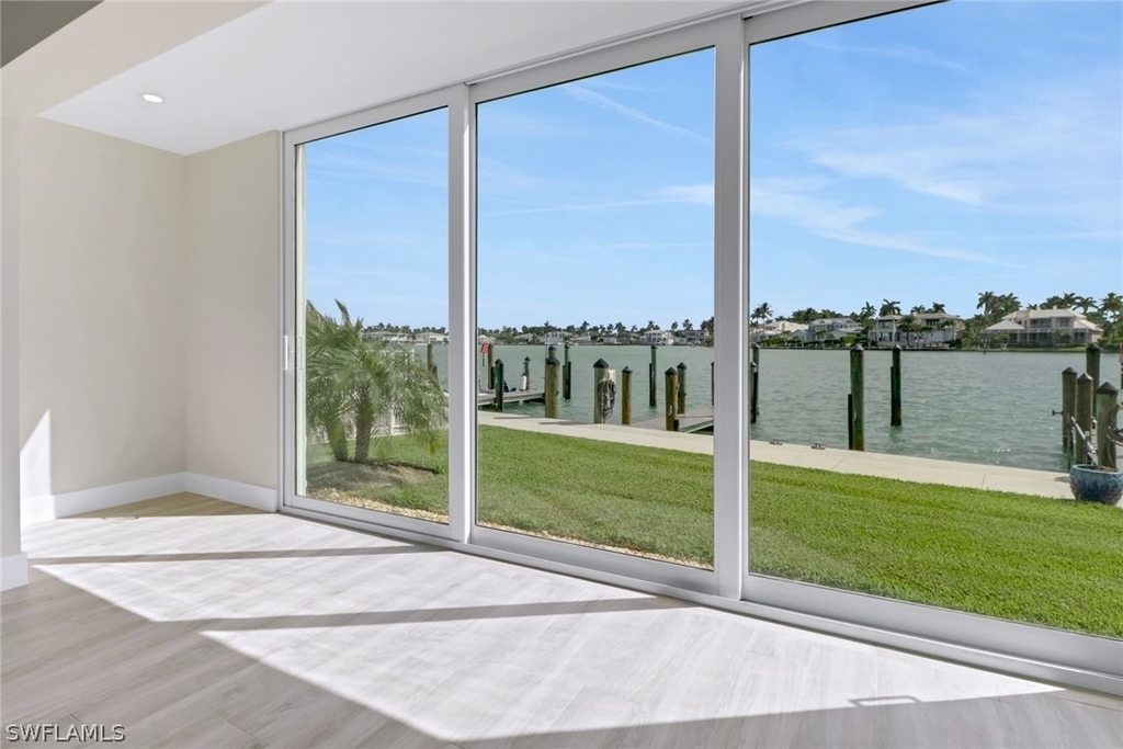 2500 Gulf Shore Boulevard N - Photo 12