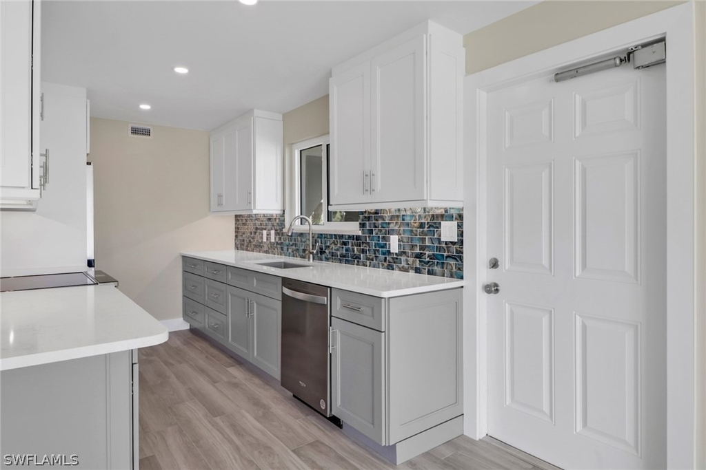 2500 Gulf Shore Boulevard N - Photo 4