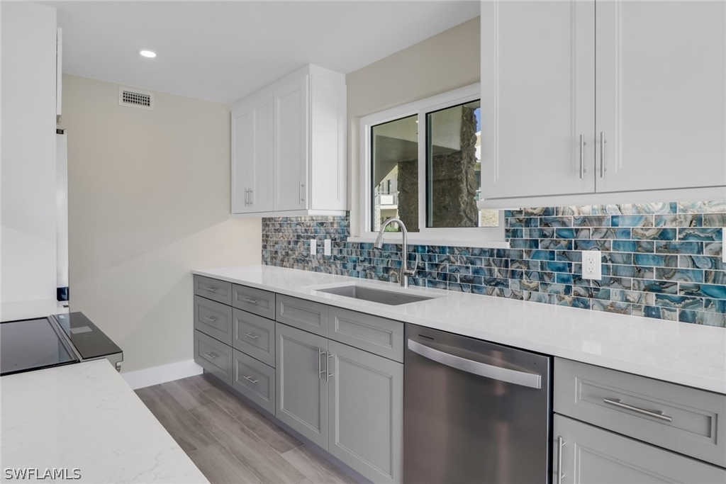 2500 Gulf Shore Boulevard N - Photo 6