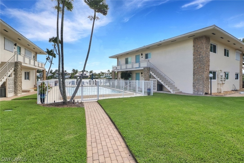 2500 Gulf Shore Boulevard N - Photo 30