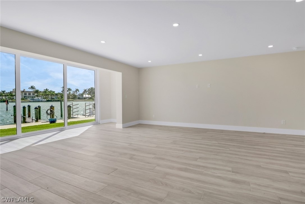 2500 Gulf Shore Boulevard N - Photo 11