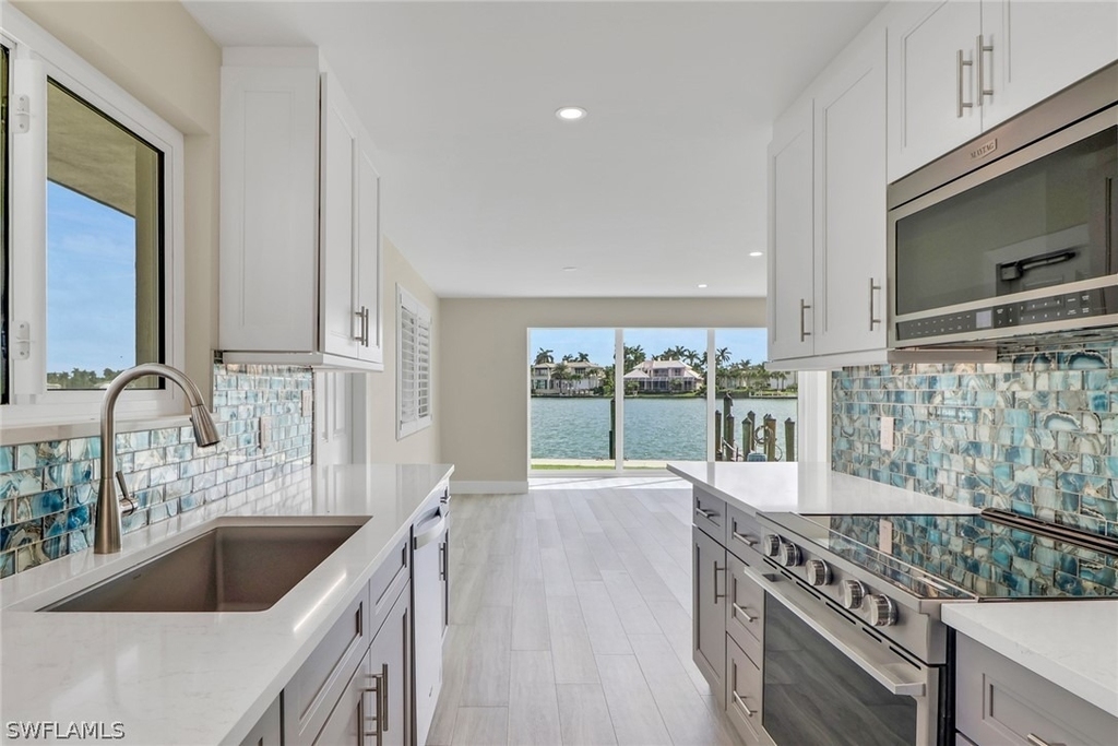 2500 Gulf Shore Boulevard N - Photo 0