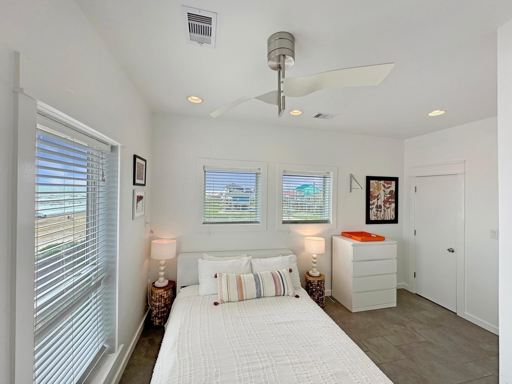 2496 Gilmore - Photo 5