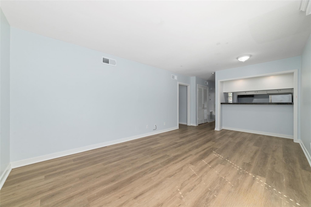 3300 Yorktown Street - Photo 5