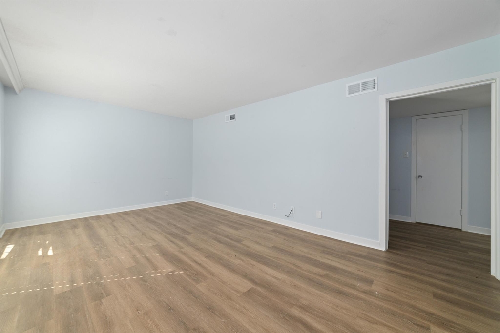 3300 Yorktown Street - Photo 7