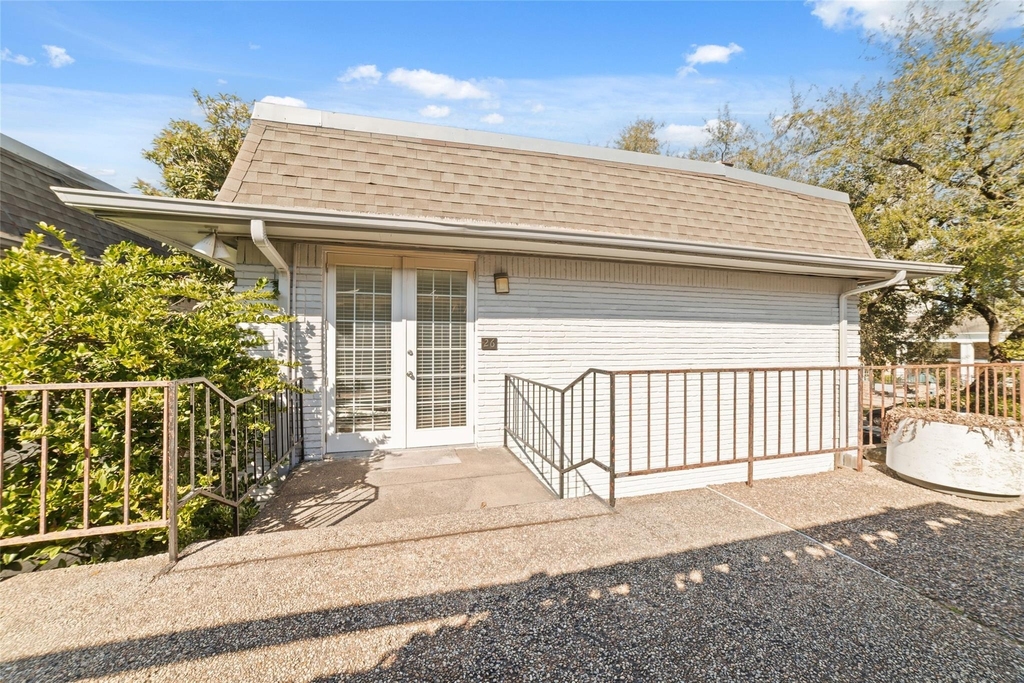 3300 Yorktown Street - Photo 3