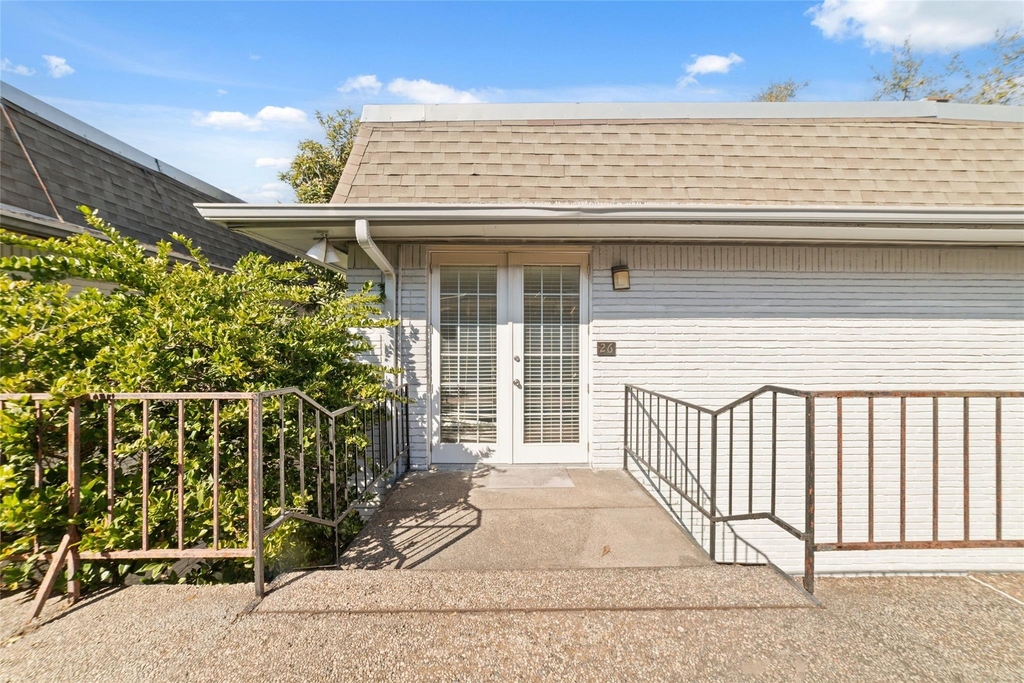3300 Yorktown Street - Photo 4