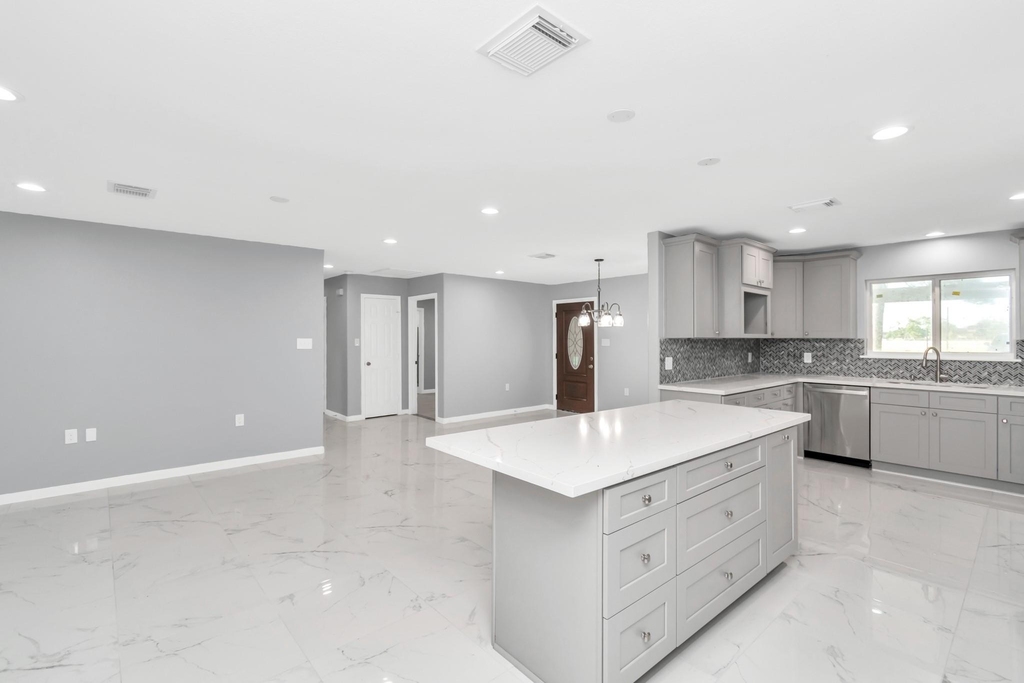 2826 W Fm 1462 - Photo 16