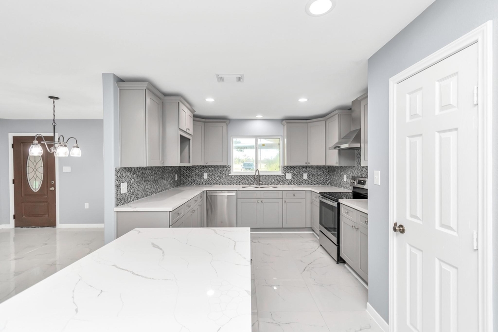 2826 W Fm 1462 - Photo 17