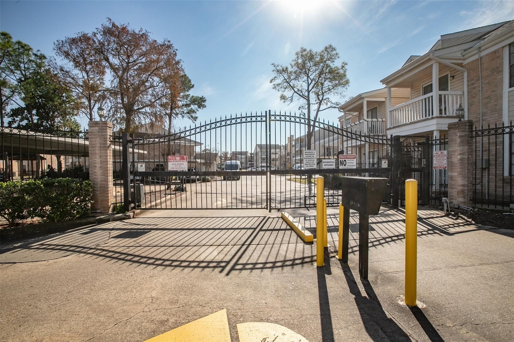 2750 Holly Hall Street - Photo 17