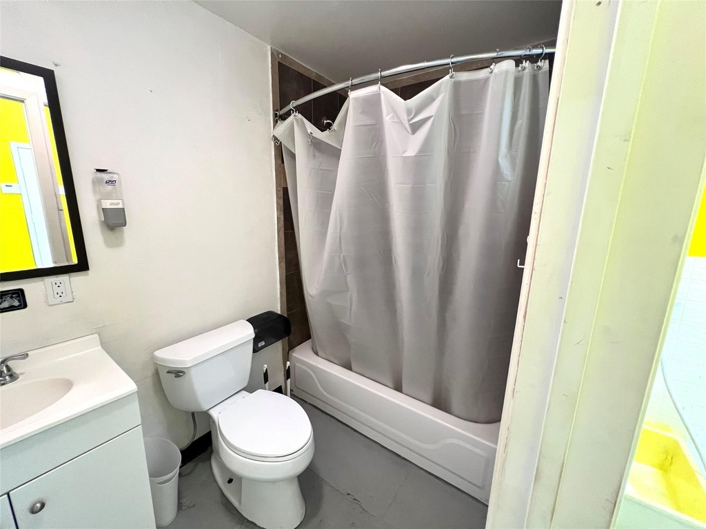 1310 Nance Street - Photo 2
