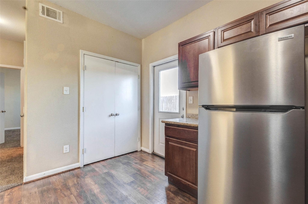 8622 Torcello Street - Photo 2