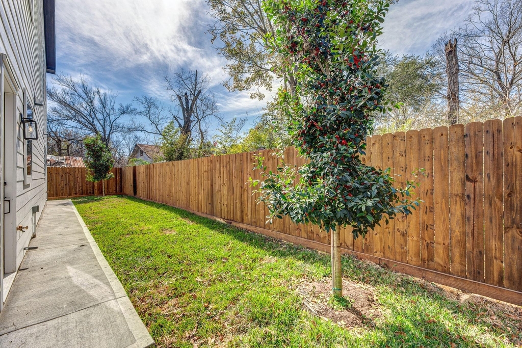 704 S 1st Street - Photo 18