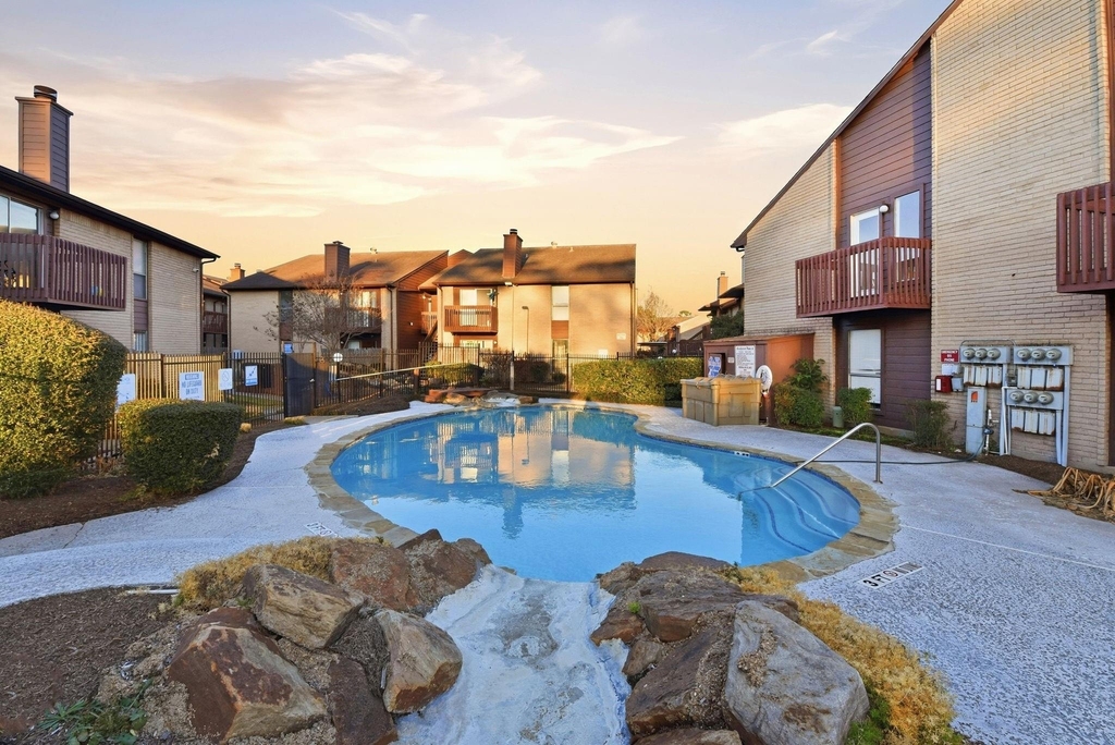 12905 Woodforest Boulevard - Photo 27