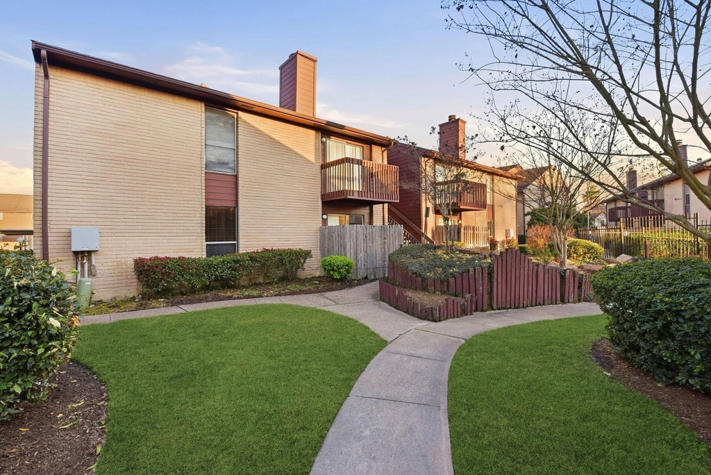 12905 Woodforest Boulevard - Photo 0