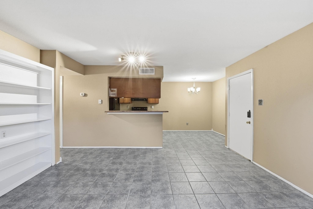12905 Woodforest Boulevard - Photo 10