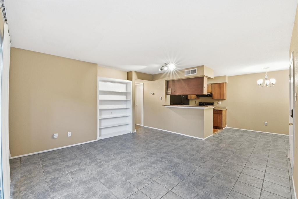 12905 Woodforest Boulevard - Photo 9