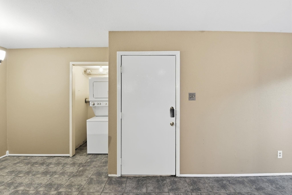 12905 Woodforest Boulevard - Photo 8
