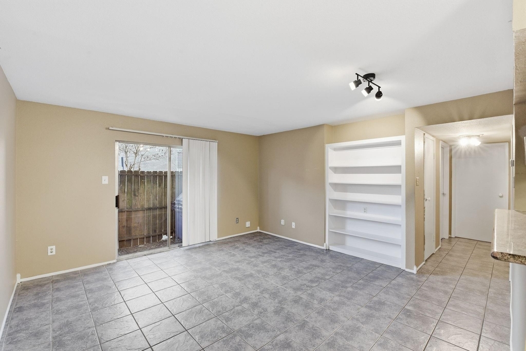 12905 Woodforest Boulevard - Photo 5