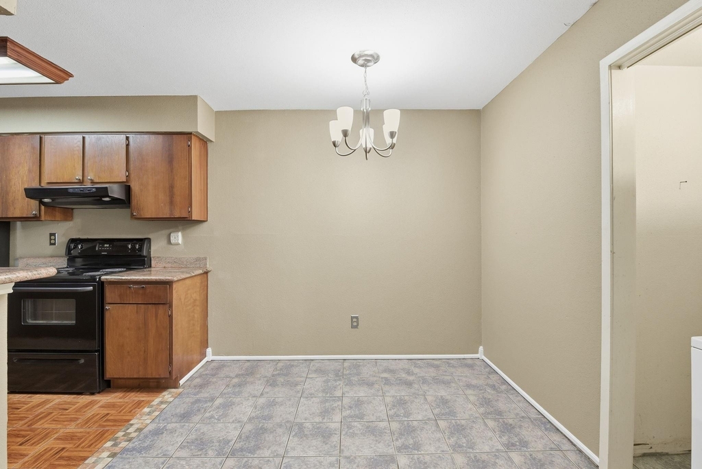 12905 Woodforest Boulevard - Photo 11