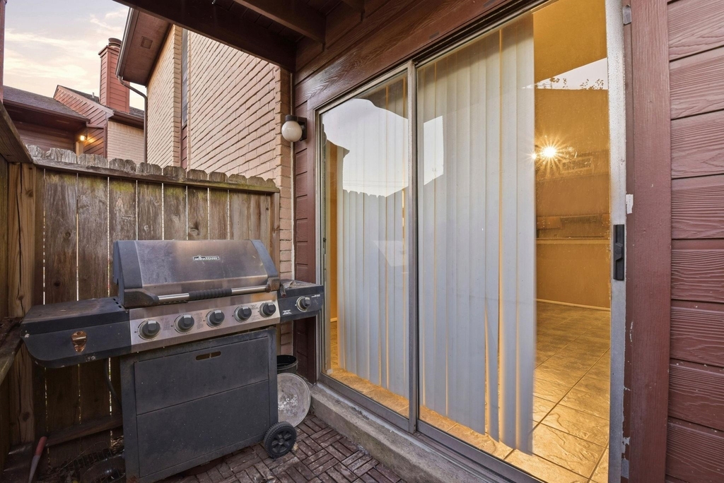 12905 Woodforest Boulevard - Photo 23
