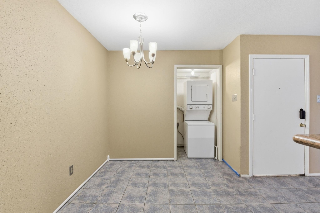 12905 Woodforest Boulevard - Photo 16
